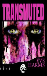 Transmuted - Eve Harms © Unnerving, Gesicht mit schwarz umrandeten, weit geöffneten Augen, Augenfarbe gelb-grün, Farben verlaufen pink, schwarz, weiss,